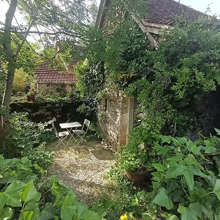 Petit A La Campagne